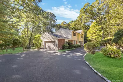 8 Chablis Drive, Dix Hills, NY 11746 - Photo 2
