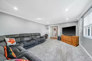 10 Munson St, Medford, NY 11763 - Photo 36