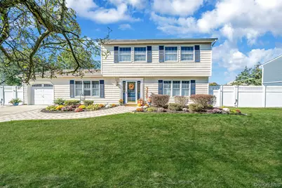 10 Munson Street, Medford, NY 11763 - Photo 16