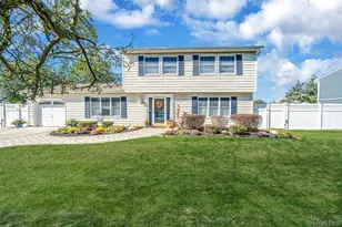 10 Munson St, Medford, NY 11763 - Photo 16