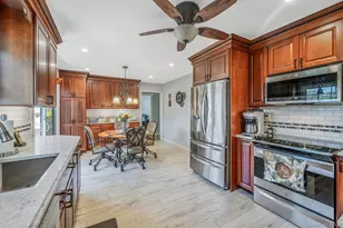 10 Munson St, Medford, NY 11763 - Photo 34