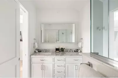 3 Old Boathouse Lane S, Hampton Bays, NY 11946 - Photo 18