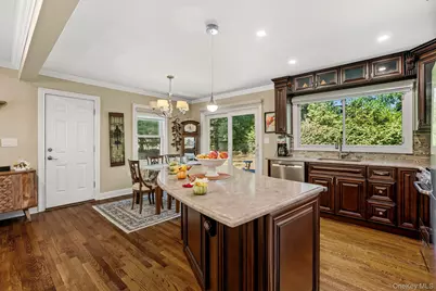 110 Topland Road, White Plains, NY 10605 - Photo 14