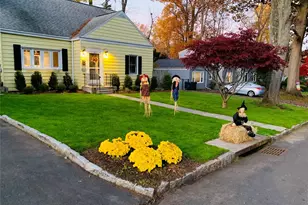 110 Topland Rd, White Plains, NY 10605 - Photo 36