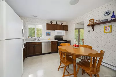 15 Heather Court, Fishkill, NY 12524 - Photo 8