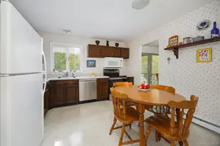 15 Heather Ct, Fishkill, NY 12524 - Photo 8