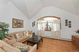 4278 Clarissa Rd, Bethpage, NY 11714 - Photo 20