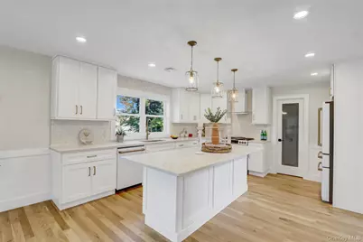 201 Argyle Place, Bellmore, NY 11710 - Photo 6