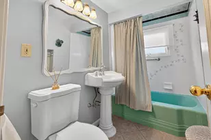 227 Brown St, Mineola, NY 11501 - Photo 18