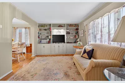 227 Brown Street, Mineola, NY 11501 - Photo 4