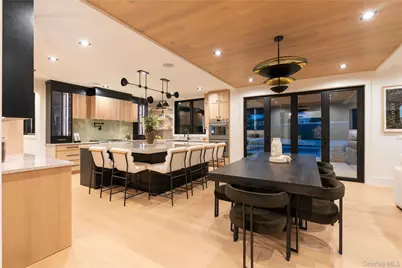 487 Davie Street, Westbury, NY 11590 - Photo 20