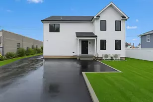 437 Sunrise Hwy, West Babylon, NY 11704 - Photo 16