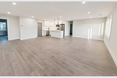 437 Sunrise Highway, West Babylon, NY 11704 - Photo 4