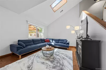 18 Lindsey Court, Holtsville, NY 11742 - Photo 14