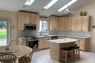 6 Twilight Ct, Melville, NY 11747 - Photo 4