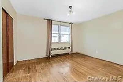 2937 Laconia Avenue, Bronx, NY 10469 - Photo 8