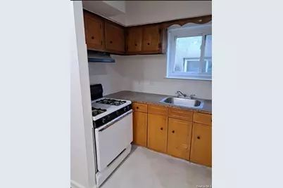 1012 E 233rd Street, Bronx, NY 10466 - Photo 8