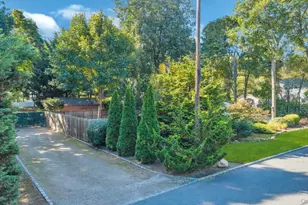 36 7th Ave, Brentwood, NY 11717 - Photo 38