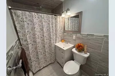 25 Arcadia Lane, Hicksville, NY 11801 - Photo 12