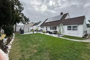 25 Arcadia Ln, Hicksville, NY 11801 - Photo 20