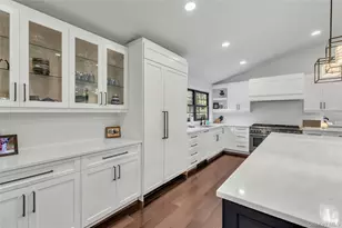 4 Treeview Dr, Melville, NY 11747 - Photo 14