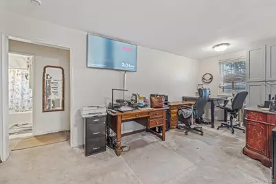 249-26 57th Avenue #2nd Fl, Little Neck, NY 11362 - Photo 10