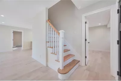 732 Woodside Drive, Wantagh, NY 11793 - Photo 4