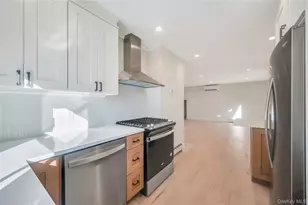 732 Woodside Dr, Wantagh, NY 11793 - Photo 18