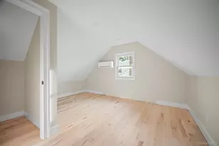 732 Woodside Dr, Wantagh, NY 11793 - Photo 26