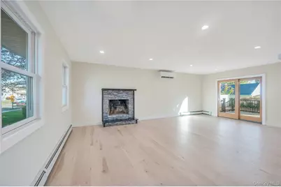 732 Woodside Drive, Wantagh, NY 11793 - Photo 8