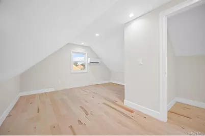 732 Woodside Drive, Wantagh, NY 11793 - Photo 24