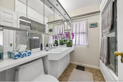 7-35 Leggett Place, Whitestone, NY 11357 - Photo 10