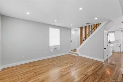 45 Venetian Prom, Lindenhurst, NY 11757 - Photo 14