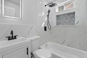 45 Venetian Prom, Lindenhurst, NY 11757 - Photo 30