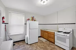 60 Lent St, Poughkeepsie, NY 12601 - Photo 8