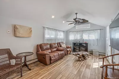 236 Duckpond Drive S, Wantagh, NY 11793 - Photo 4