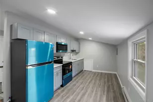 385 Clayton St, Central Islip, NY 11722 - Photo 22