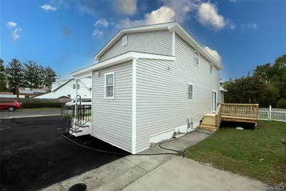 385 Clayton Street, Central Islip, NY 11722 - Photo 28