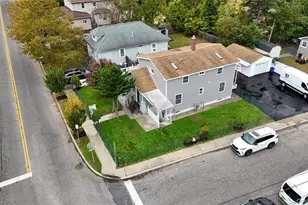 385 Clayton St, Central Islip, NY 11722 - Photo 32