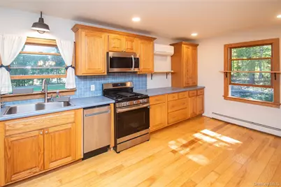 7 Phillips Road, Poughkeepsie, NY 12603 - Photo 10