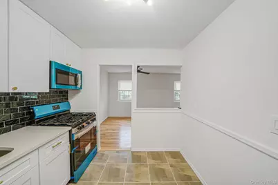 336 Lakeland Avenue #5D, Sayville, NY 11782 - Photo 18