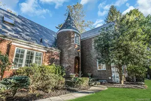 10 Soundview Crest, Manhasset, NY 11030 - Photo 4