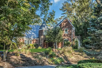 10 Soundview Crest, Manhasset, NY 11030 - Photo 1