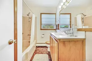 7 Park Cir, Cedarhurst, NY 11516 - Photo 18