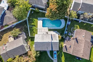 7 Park Cir, Cedarhurst, NY 11516 - Photo 4