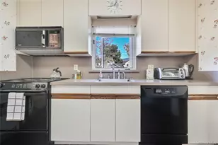 7 Park Cir, Cedarhurst, NY 11516 - Photo 12