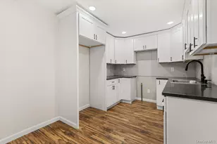 31 Grove St, Hempstead, NY 11550 - Photo 8