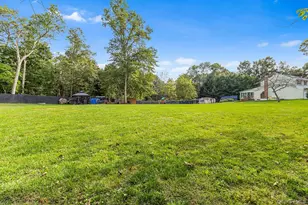 61 Old Indian Head Rd, Commack, NY 11725 - Photo 34