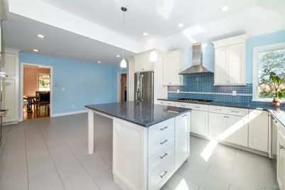 18 Lomond Place, New Rochelle, NY 10804 - Photo 10