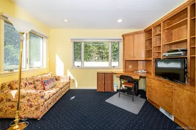 18 Lomond Place, New Rochelle, NY 10804 - Photo 6